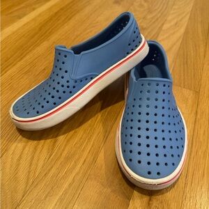 Native Miles shoes. J1